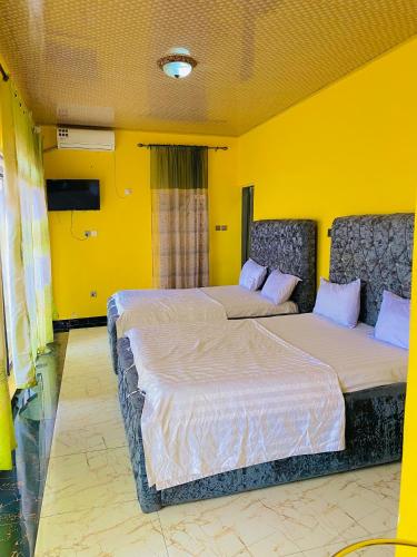 Jennabwa Lodge and Restaurant in Freetown Jennabwa Lodge and Restaurant in Freetown