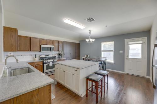 Fenced Yard and Playset Elgin Family Getaway! in Elgin Fenced Yard and Playset Elgin Family Getaway! in Elgin