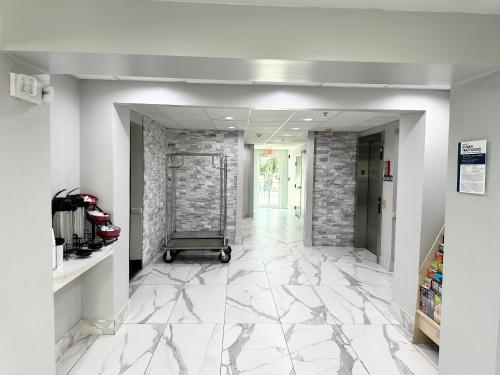 大堂, Ramada by Wyndham Lithia Springs Atlanta in 喬治亞州利西亞斯普林斯(GA) 大堂, Ramada by Wyndham Lithia Springs Atlanta in 喬治亞州利西亞斯普林斯(GA)