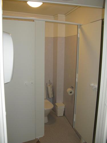 Bilik Mandi, Hardanger Hostel B&B in Lofthus Bilik Mandi, Hardanger Hostel B&B in Lofthus