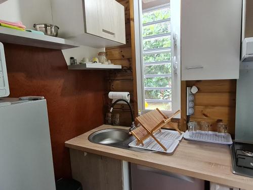 Kitchen, La kaz nature bien-etre in Petit-Bourg Kitchen, La kaz nature bien-etre in Petit-Bourg