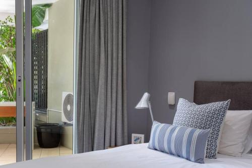 Luxury Waterfront Canals Apartment