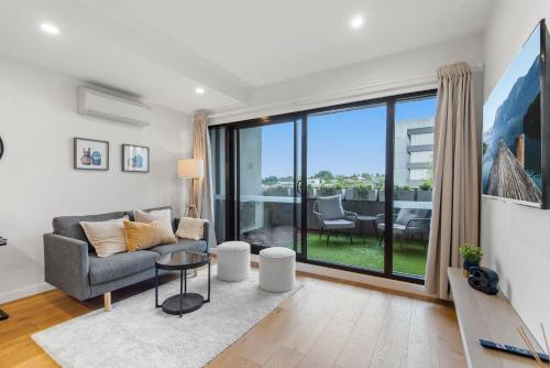 Shared lounge/TV area, Preston - Entire Unit with 2 beds 2 baths in Thornbury Shared lounge/TV area, Preston - Entire Unit with 2 beds 2 baths in Thornbury