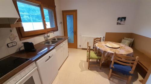 Konyha, Mas Espuña Turisme Entorn Rural (Mas Espuna Turisme Entorn Rural) in Sant Joan Les Fonts Konyha, Mas Espuña Turisme Entorn Rural (Mas Espuna Turisme Entorn Rural) in Sant Joan Les Fonts