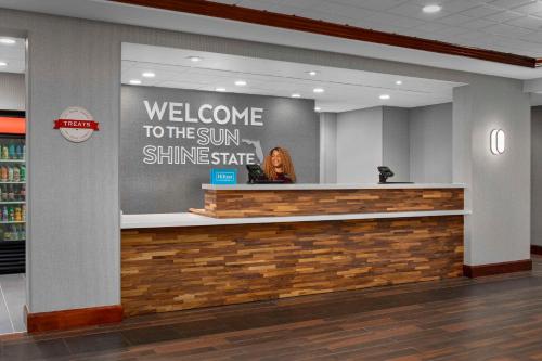 Lobby, Hampton Inn & Suites Lake Mary at Colonial TownPark in Lake Mary Lobby, Hampton Inn & Suites Lake Mary at Colonial TownPark in Lake Mary