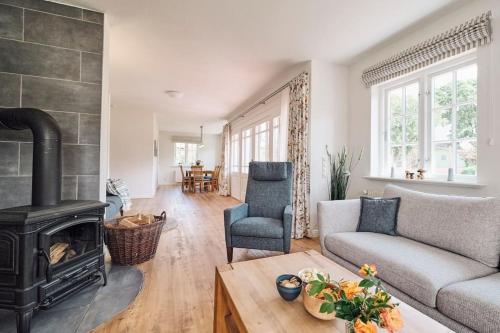 Großzugiges Landhaus (nur EG) mit Kamin & Sauna in Husby Großzugiges Landhaus (nur EG) mit Kamin & Sauna in Husby