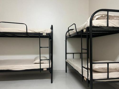 The Thirty Hostel نزل near Al Faisaliyah Centre The Thirty Hostel نزل near Al Faisaliyah Centre