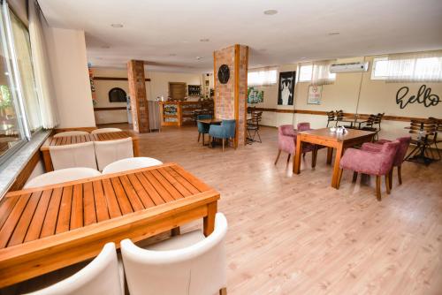 Ételek és italok, Karacan Park Hotel (Dalaman Airport) in Dalaman Ételek és italok, Karacan Park Hotel (Dalaman Airport) in Dalaman