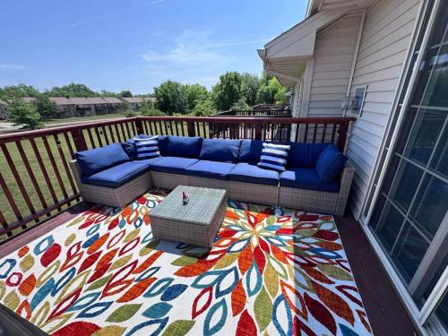 Балкон/терраса, 883 Karisa Lane, Hawkeye Townhouse in Север Либерти (Айова) Балкон/терраса, 883 Karisa Lane, Hawkeye Townhouse in Север Либерти (Айова)