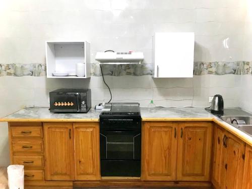 Lovely 6-bedroom vacation home in Kololi Lovely 6-bedroom vacation home in Kololi