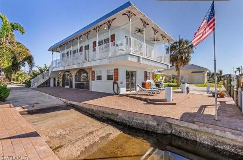 Casa Florida in Bokeelia (FL) Casa Florida in Bokeelia (FL)