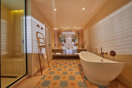 Zuhanyzó, Luxury Bahia Principe Cayo Levantado in Samana Zuhanyzó, Luxury Bahia Principe Cayo Levantado in Samana