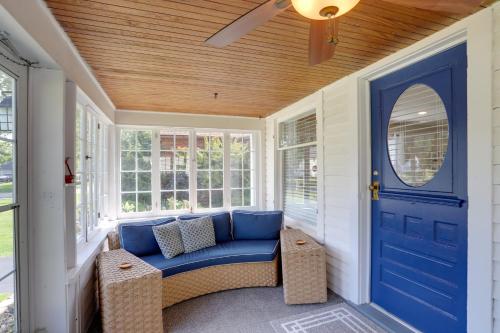 Welcoming Willoughby Home 1 Mi to Historic Dtwn in Willoughby Welcoming Willoughby Home 1 Mi to Historic Dtwn in Willoughby