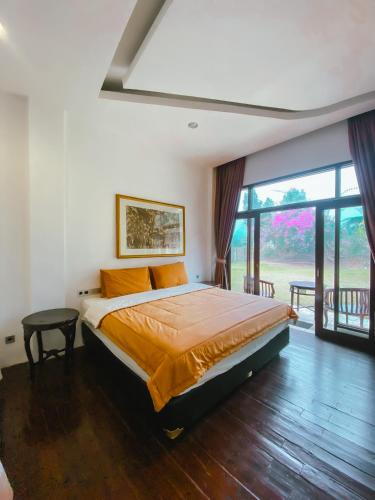 Balcony/terrace, De Summit Villa & View near Mount Gede Pangrango National Park Balcony/terrace, De Summit Villa & View near Mount Gede Pangrango National Park