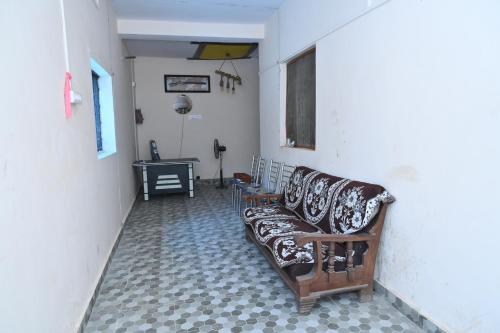 Lobby, Privyrooms in Gorakhpur Lobby, Privyrooms in Gorakhpur