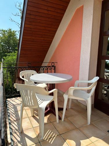 Apartment Roman villa in Egregy Apartment Roman villa in Egregy