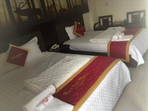 Hotel Nam Sơn (Hotel Nam Son) in Nui Deo Town Hotel Nam Sơn (Hotel Nam Son) in Nui Deo Town