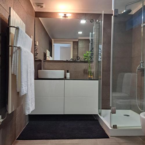 Baño, Casa da Praça (Casa da Praca) in Miranda Do Douro Baño, Casa da Praça (Casa da Praca) in Miranda Do Douro