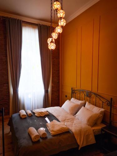 Top Floor Apartment+Balcony in sololaki / Room 25