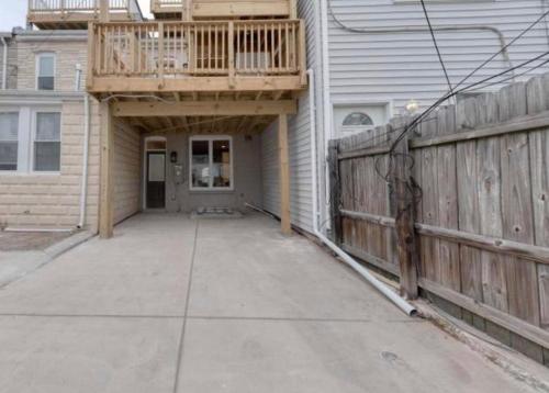 Beautiful Canton Home w/rooftop deck +Private parking in Canton Beautiful Canton Home w/rooftop deck +Private parking in Canton