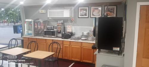 餐飲選擇, 布盧明頓溫德姆旅遊旅館 (Travelodge by Wyndham Bloomington) in 布盧明頓 (IN) 餐飲選擇, 布盧明頓溫德姆旅遊旅館 (Travelodge by Wyndham Bloomington) in 布盧明頓 (IN)