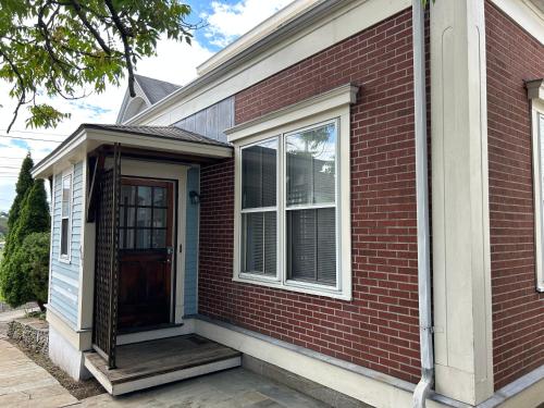 Entree, Lord Medford Apartments in Medford Entree, Lord Medford Apartments in Medford