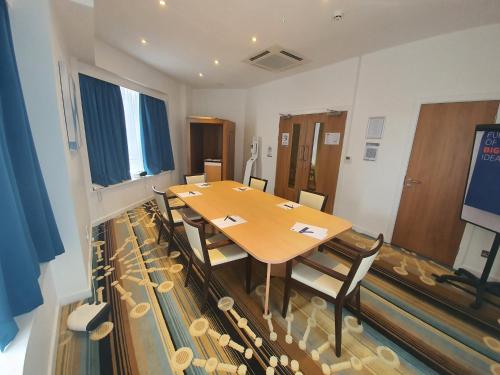 Vergaderruimte / feestzalen, Holiday Inn Express Wakefield By IHG in Wakefield Vergaderruimte / feestzalen, Holiday Inn Express Wakefield By IHG in Wakefield