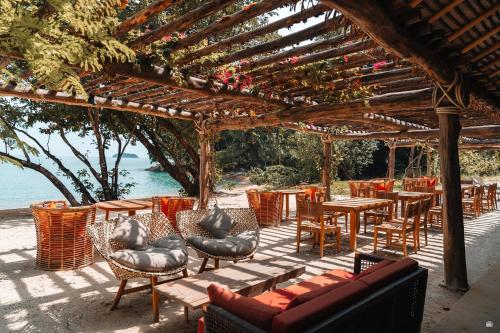 Restaurant, Island Escape Burasari in Phuket Restaurant, Island Escape Burasari in Phuket