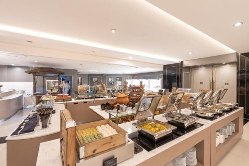 Food and beverages, Siam Mandarina Bangkok Suvarnabhumi Airport Hotel (Free Shuttle) in Suvarnabhumi Airport Food and beverages, Siam Mandarina Bangkok Suvarnabhumi Airport Hotel (Free Shuttle) in Suvarnabhumi Airport