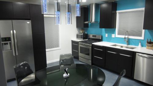 Modern/Retro Condo in High Point Modern/Retro Condo in High Point