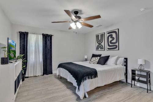 Modern Lake Front Casita near Winter Park!