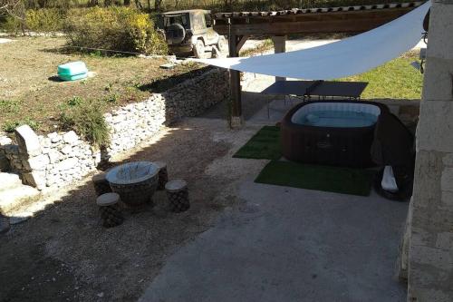 Kilátás, Le Moulin de la Borie in Lalbenque Kilátás, Le Moulin de la Borie in Lalbenque