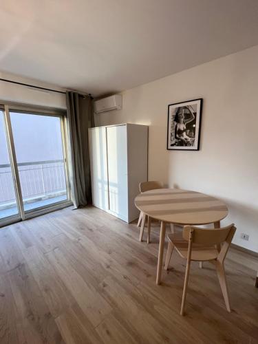 Studio neuf et central