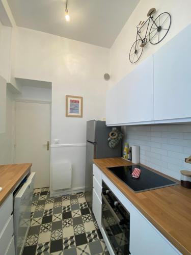 Kitchen, Cocon cosy aux portes de Paris / Joinville-le-Pont in Joinville-le-Pont Kitchen, Cocon cosy aux portes de Paris / Joinville-le-Pont in Joinville-le-Pont