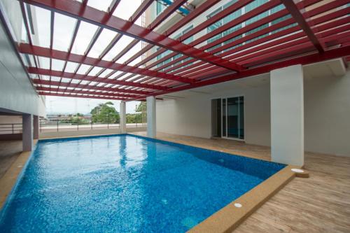 Swimming pool, Prachuap Grand Hotel in Prachuap Khiri Khan Swimming pool, Prachuap Grand Hotel in Prachuap Khiri Khan