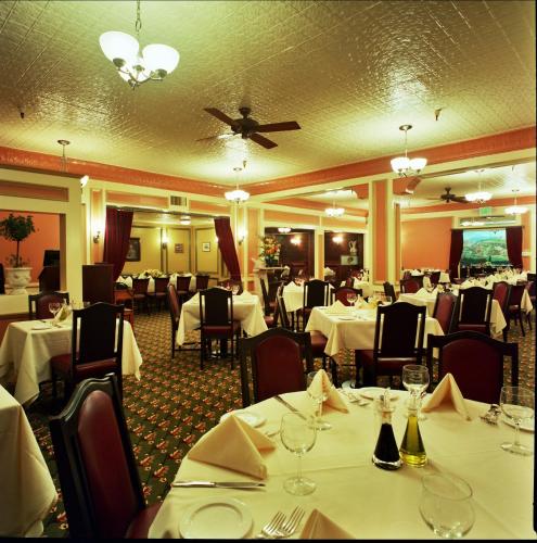 Restaurant, San Remo Hotel near Ghirardelli Square Restaurant, San Remo Hotel near Ghirardelli Square