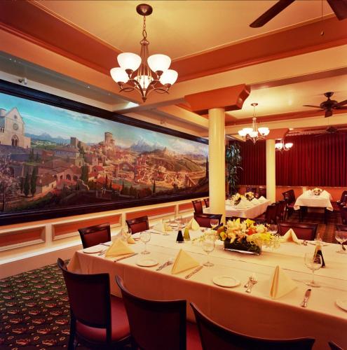Restaurant, San Remo Hotel near Musee Mecanique Restaurant, San Remo Hotel near Musee Mecanique
