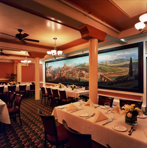 Restaurant, San Remo Hotel near Musee Mecanique Restaurant, San Remo Hotel near Musee Mecanique
