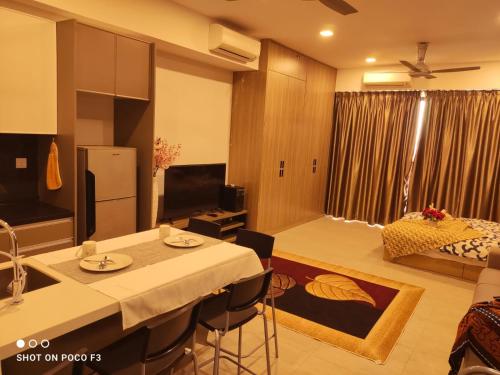 Cozy unit- Bell suites- Horizon Suites- Wifi- Netflix- Parking Swimming Pool- Klia near ERL Railway Station - Salak Tinggi Cozy unit- Bell suites- Horizon Suites- Wifi- Netflix- Parking Swimming Pool- Klia near ERL Railway Station - Salak Tinggi