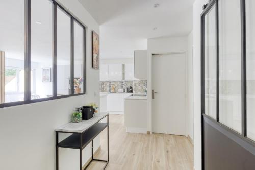 ห้องครัว, Smart living - Idéal amis et famille -10 mn Disneyland - 20 mn Paris (Smart living - Ideal amis et famille -10 mn Disneyland - 20 mn Paris) in ตอร์ซี ห้องครัว, Smart living - Idéal amis et famille -10 mn Disneyland - 20 mn Paris (Smart living - Ideal amis et famille -10 mn Disneyland - 20 mn Paris) in ตอร์ซี