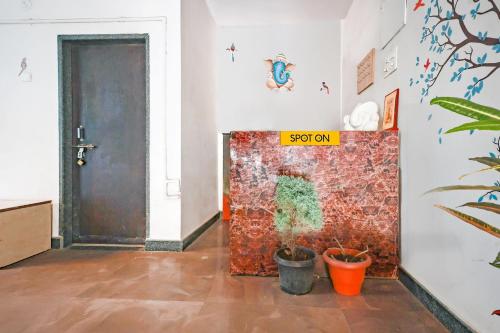 Lobby, Super OYO Flagship Bhalkeshwar Lodging in Gulbarga Lobby, Super OYO Flagship Bhalkeshwar Lodging in Gulbarga