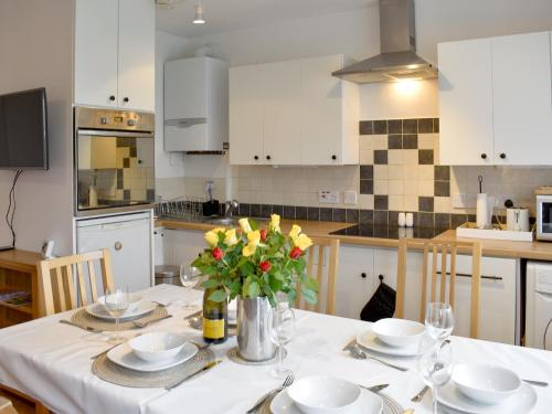 Vista Exterior, 42 Gurnard Pines in Cowes West and Gurnard Vista Exterior, 42 Gurnard Pines in Cowes West and Gurnard