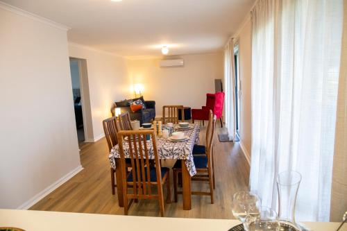 Létesítmények, Tranquil, modern self-contained cottage in Snake Valley Létesítmények, Tranquil, modern self-contained cottage in Snake Valley