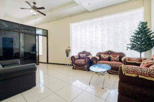 Facilities, RedDoorz Plus @ Grace Residence Surabaya near Citraland Golf Facilities, RedDoorz Plus @ Grace Residence Surabaya near Citraland Golf