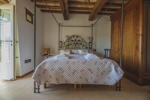 Guestroom, Ca' Gulino - Urbino in Piandimeleto Guestroom, Ca' Gulino - Urbino in Piandimeleto