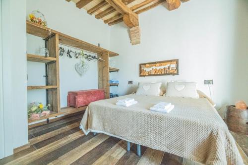 Guestroom, Ca' Gulino - Urbino in Piandimeleto Guestroom, Ca' Gulino - Urbino in Piandimeleto