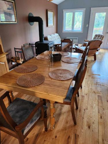 設施, Le Jasmin chalet complet Rivière Kayak Nature (Le Jasmin chalet complet Riviere Kayak Nature) in 聖保蘭(QC) 設施, Le Jasmin chalet complet Rivière Kayak Nature (Le Jasmin chalet complet Riviere Kayak Nature) in 聖保蘭(QC)