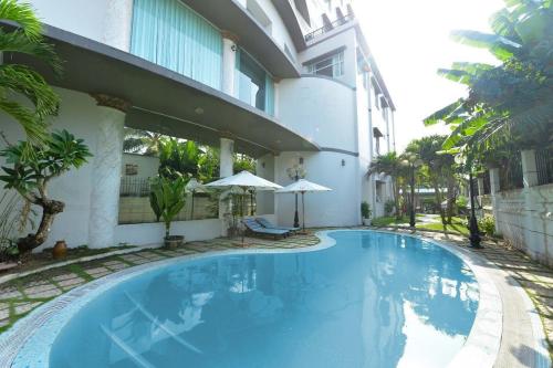 Kolam renang, Hoa Binh 1 Hotel in Long Xuyen (An Giang) Kolam renang, Hoa Binh 1 Hotel in Long Xuyen (An Giang)
