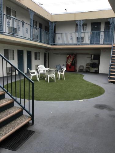 Facilities, Beverly Inn in West Hollywood Facilities, Beverly Inn in West Hollywood