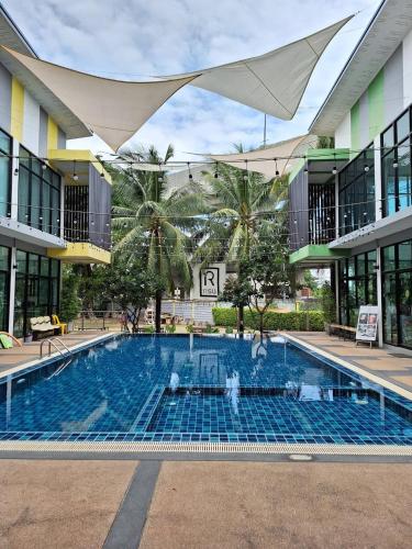 Swimming pool, Homie Non - โฮมมี่ นนท์ near Wat Sangkhathan Swimming pool, Homie Non - โฮมมี่ นนท์ near Wat Sangkhathan